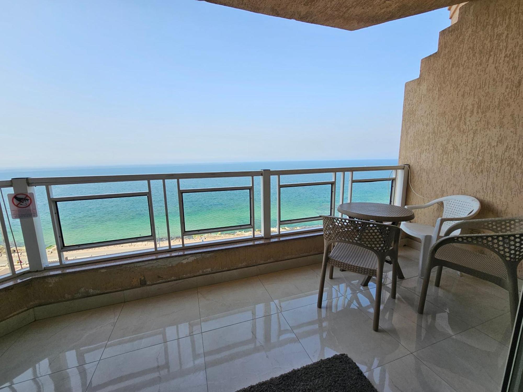 Welcome Sea View - Families Only Alexandria
